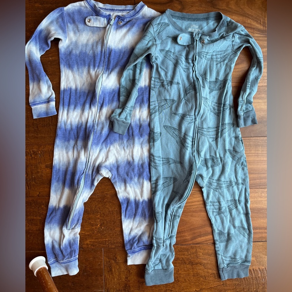 Bundled pajama onesies in blue 2T